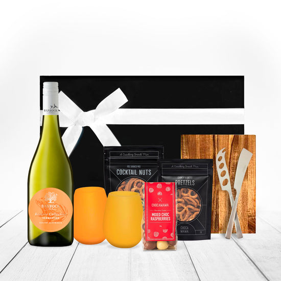 White Wine, Nibbles and More Hamper